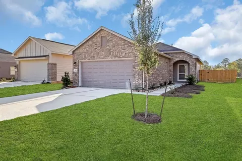 150 Thickets Grv, Dayton, TX 77535