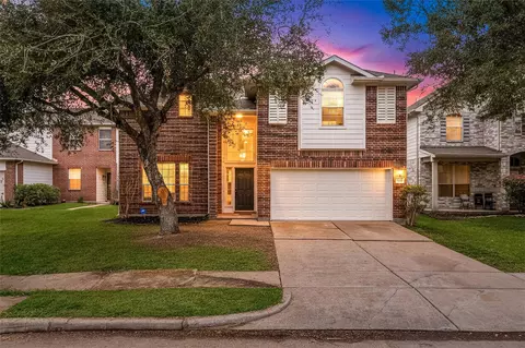 1730 Carriage Run Ct, Fresno, TX 77545