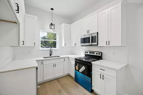 422 New Hampshire St, Houston, TX 77029