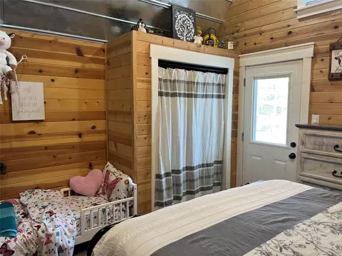 Bedroom - 796 Shelly Rd, Refugio, TX 78377 photo 4 of 5