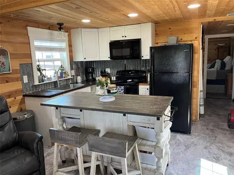 Kitchen - 796 Shelly Rd, Refugio, TX 78377 photo 2 of 2