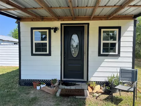 Exterior - 796 Shelly Rd, Refugio, TX 78377 photo 3 of 12