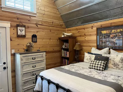 Bedroom - 796 Shelly Rd, Refugio, TX 78377 photo 3 of 5