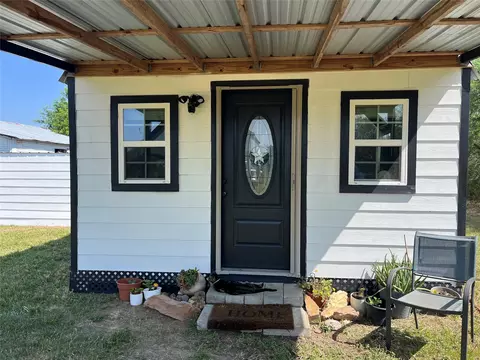 Exterior - 796 Shelly Rd, Refugio, TX 78377 photo 2 of 12