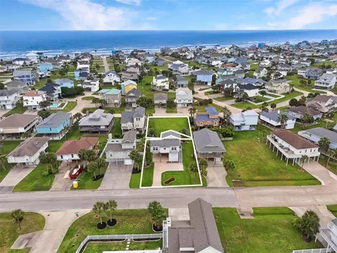 13915 Pirates Beach Blvd, Galveston, TX 77554