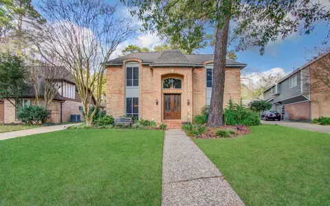 14727 Forest Lodge Dr, Houston, TX 77070