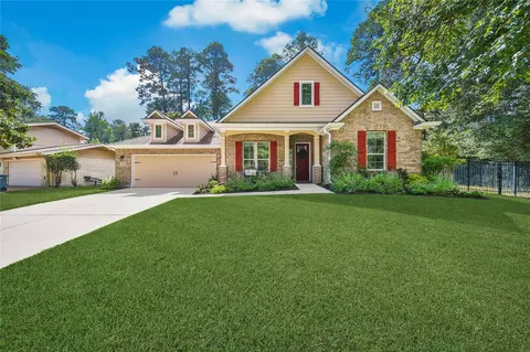 1809 Greenbriar Dr, Huntsville, TX 77340