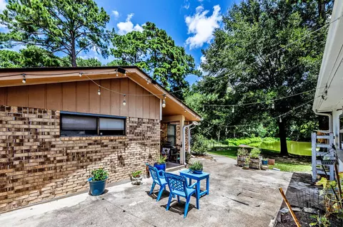 2217 Shannon Dr, Huntsville, TX 77320