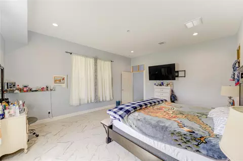Bedroom - 8570 Sunny Side Rd, Hempstead, TX 77445 photo 10 of 12