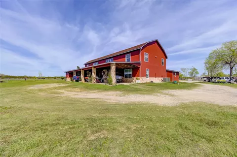 Exterior - 8570 Sunny Side Rd, Hempstead, TX 77445 photo 4 of 12