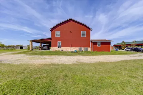 Exterior - 8570 Sunny Side Rd, Hempstead, TX 77445 photo 5 of 12