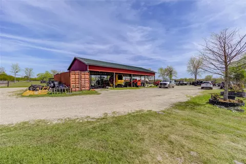 Exterior - 8570 Sunny Side Rd, Hempstead, TX 77445 photo 10 of 12