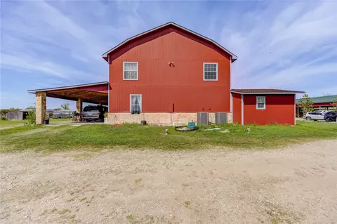 Exterior - 8570 Sunny Side Rd, Hempstead, TX 77445 photo 6 of 12