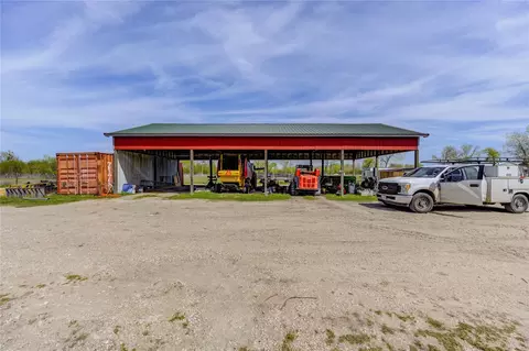 Exterior - 8570 Sunny Side Rd, Hempstead, TX 77445 photo 11 of 12