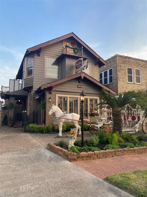 715 Broadway St, Galveston, TX 77550