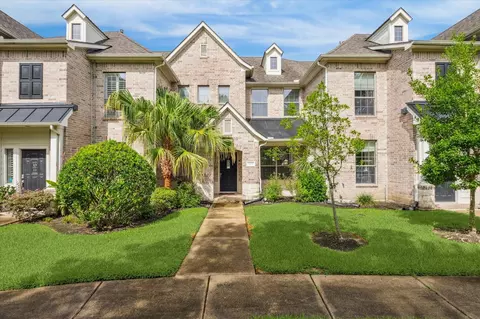 2403 Clippers Sq, Houston, TX 77058