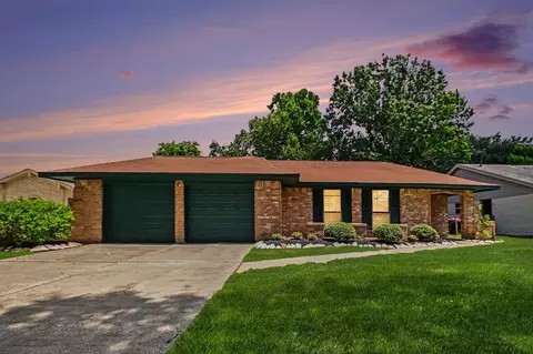 10323 Kirkwren Dr, Houston, TX 77089