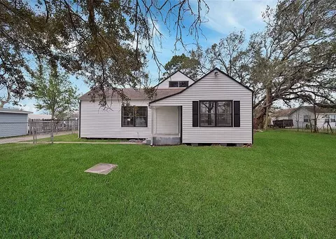 1623 Main St, La Marque, TX 77568