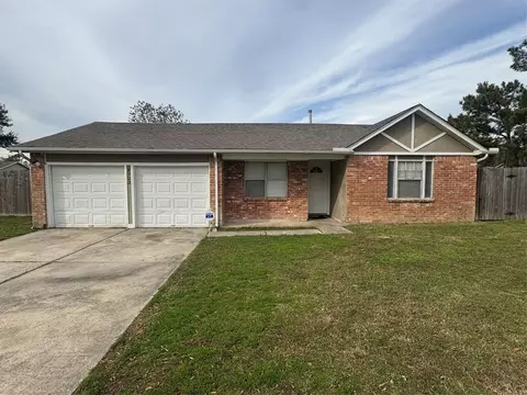 8723 Valley Meadow Dr, Houston, TX 77078