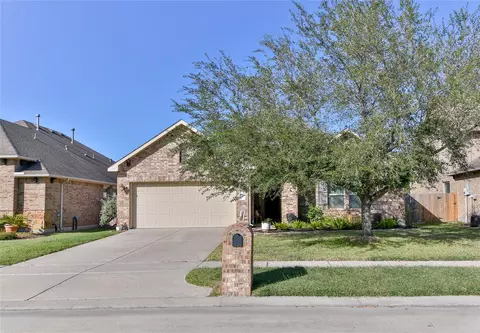 814 Fairway Dr, La Porte, TX 77571