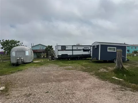 1214 N Tinkle Ln, Crystal Beach, TX 77650
