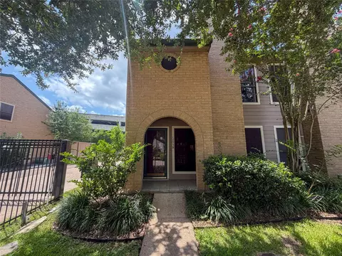 17758 Kings Park Ln, Houston, TX 77058