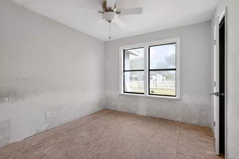 Bedroom - 712 E Peach St, Angleton, TX 77515 photo 7 of 13