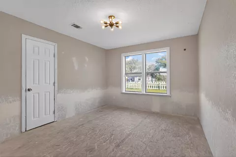Bedroom - 712 E Peach St, Angleton, TX 77515 photo 9 of 13