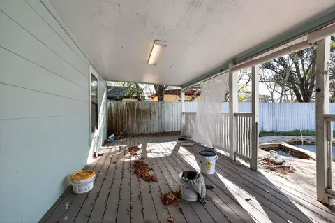 Exterior - 712 E Peach St, Angleton, TX 77515 photo 8 of 10