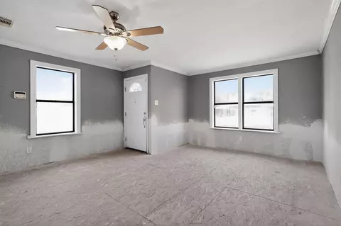 Living - 712 E Peach St, Angleton, TX 77515 photo 1 of 7