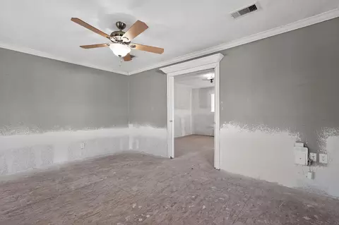 Living - 712 E Peach St, Angleton, TX 77515 photo 6 of 7