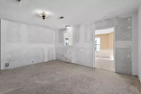 Other - 712 E Peach St, Angleton, TX 77515 photo 4 of 8