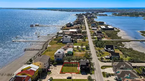 2102 Todville Rd, Seabrook, TX 77586