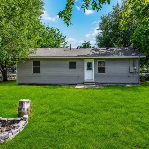 113 E Witcher Ln, Houston, TX 77076