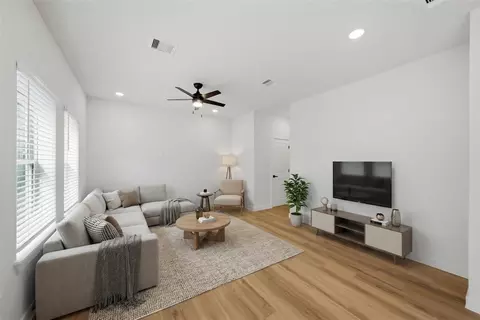 11617 Waldemar Dr, Houston, TX 77077