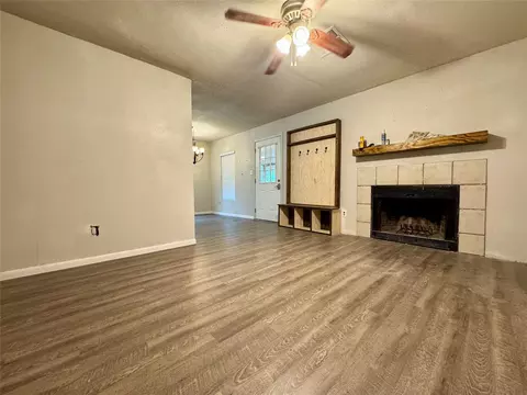 Living - 1380 Cardinal Ln, Trinity, TX 75862 photo 2 of 4