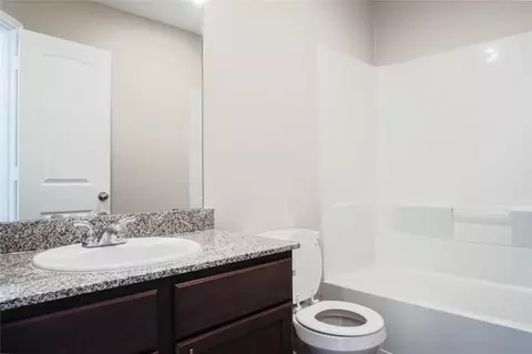 Bath - 17624 Cedar Crest Dr, Conroe, TX 77306 photo 1 of 3