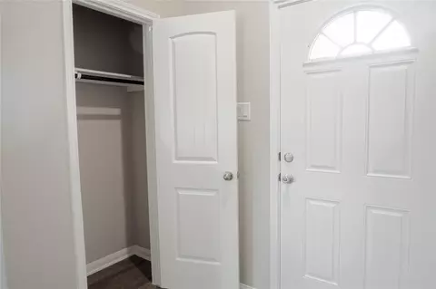 Entry Way - 17624 Cedar Crest Dr, Conroe, TX 77306 photo 6 of 6