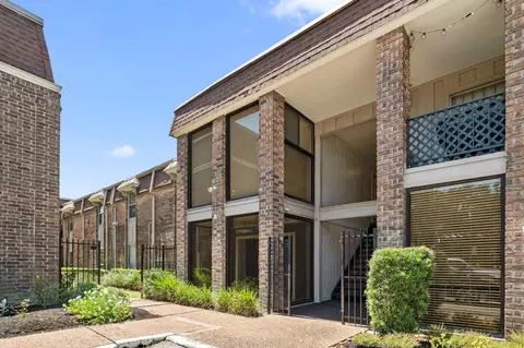 7575 Katy Fwy #18, Houston, TX 77024