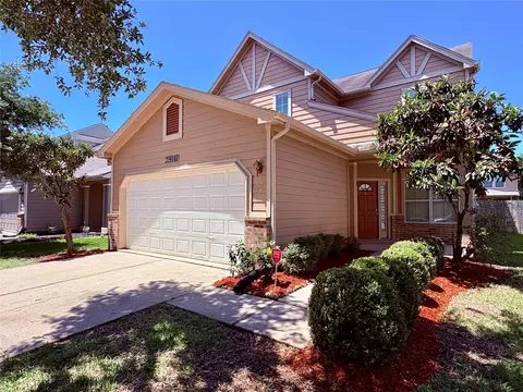 2910 Feather Green Trl, Fresno, TX 77545