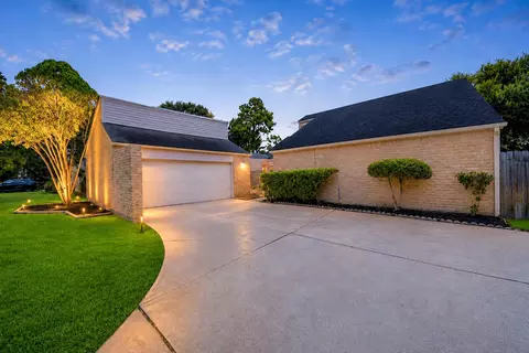 2219 Valley Manor Dr, Missouri City, TX 77489