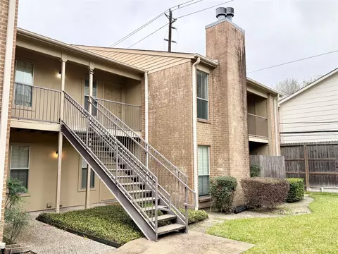 700 Thicket Ln #406, Houston, TX 77079