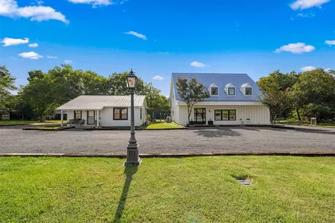 453 N Washington St, Round Top, TX 78954