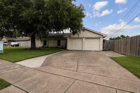 11334 Sagehill Dr, Houston, TX 77089