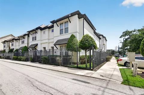 2219 Bastrop St, Houston, TX 77003