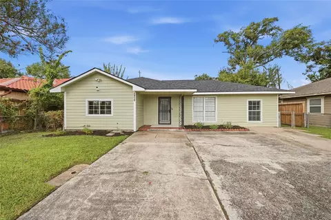 2919 Cochran St, Houston, TX 77009