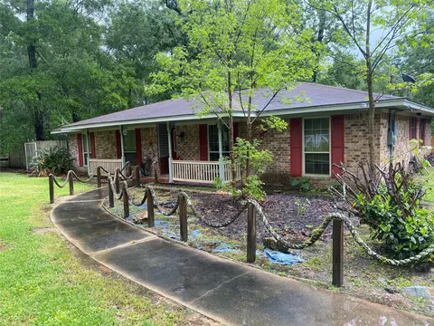 220 County Road 441, Dayton, TX 77535