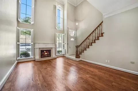 1605 Nantucket Dr #B, Houston, TX 77057