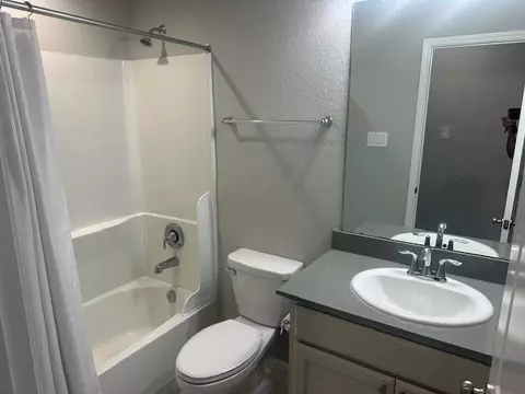 Bath - 2332 Hagerman Rd, Conroe, TX 77384 photo 6 of 7
