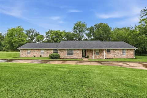 906 Standley Rd, Madisonville, TX 77864